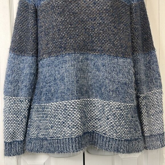 Tribal‎ Blue/White Cotton Blend Eyelash Sweater Size Small - Picture 3 of 11